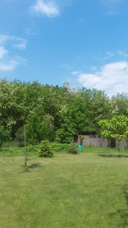 Cserkei Nyaralo Cserkeszőlő Exterior foto